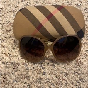 Authentic Burberry sunglasses!!